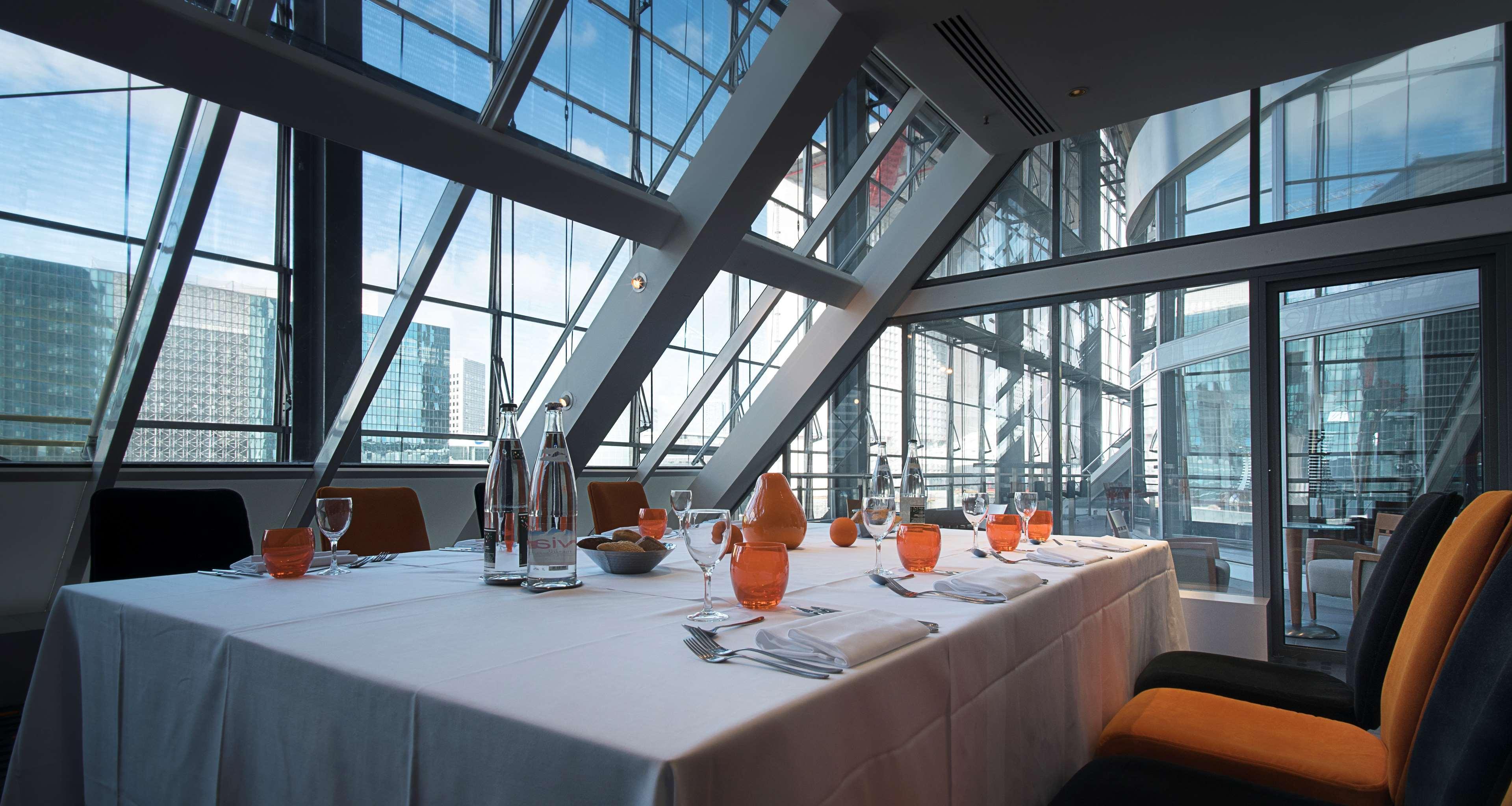 Hilton Paris La Defense Hotel Пюто Екстериор снимка