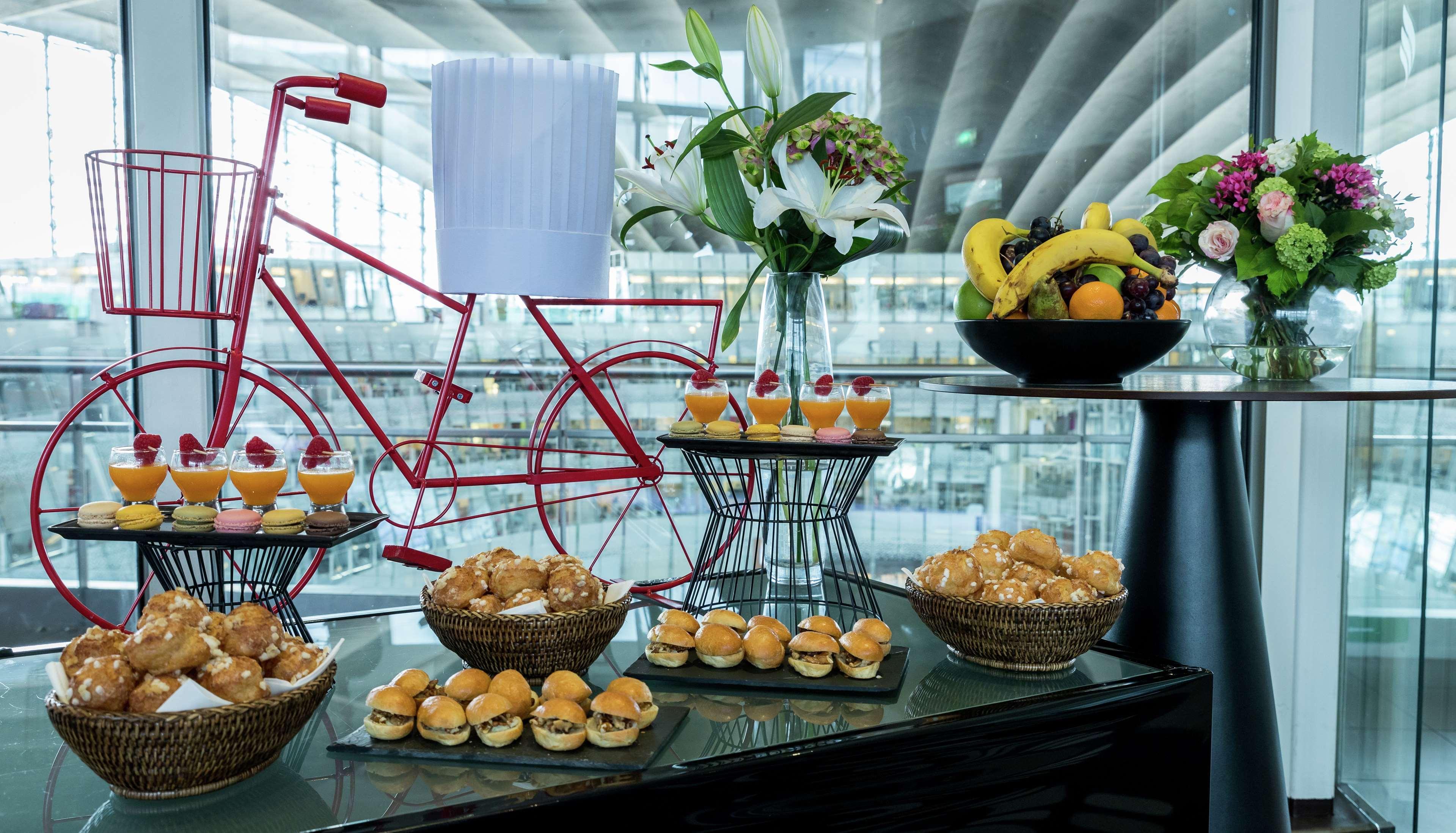 Hilton Paris La Defense Hotel Пюто Екстериор снимка