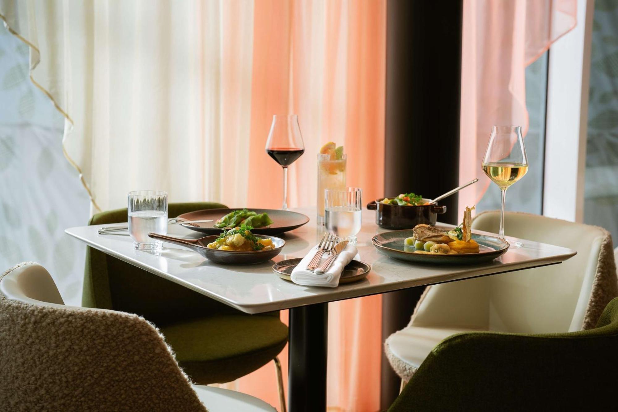 Hilton Paris La Defense Hotel Пюто Екстериор снимка